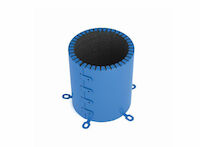 Izgled plave Promastop-FC15 protivpožarne čelične obujmice sa zupčastim vrhom za zaštitu plastičnih cevi od požara