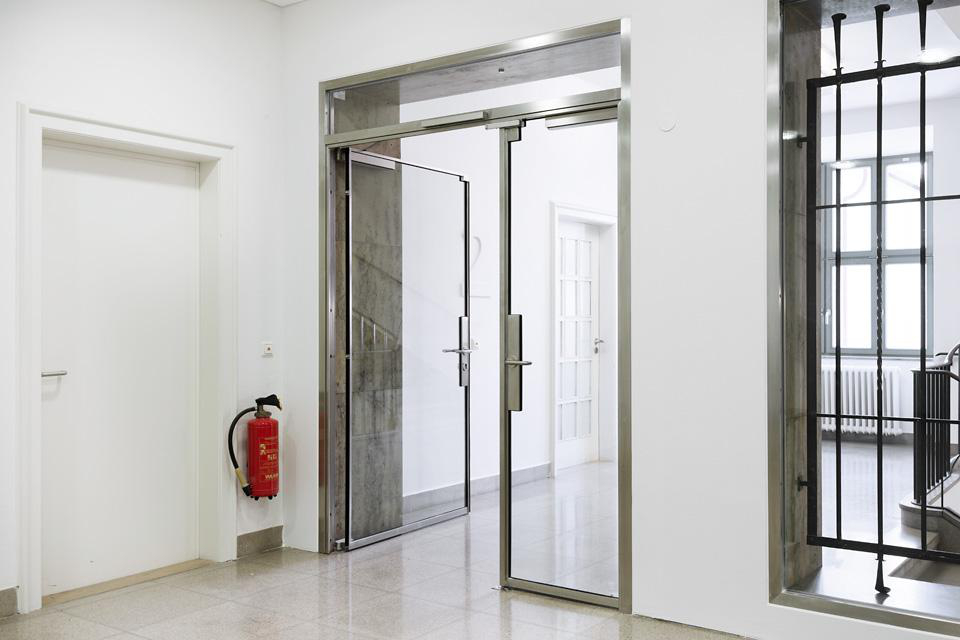 FINANZMINISTERIUM STUTTGART (ROTEBÜHLBAU)